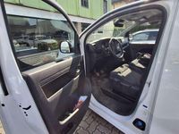 Begagnad Toyota Proace Comfort 120 HK (88 kW) 2024 Vit Minibuss