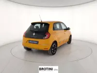 Usado Renault Twingo Intens 65 CV (47 kW) 2021 Amarillo Utilitario