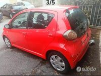 Usata Toyota Aygo Connect Style 68 CV (50 kW) 2011 Rosso Utilitaria