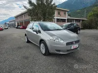 Usata Fiat Grande Punto Dynamic 77 CV (56 kW) 2009 Grigio Utilitaria