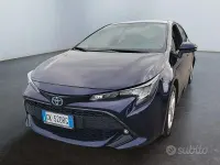 Usata Toyota Corolla Active 122 CV (89 kW) 2022 Blu/azzurro Berlina