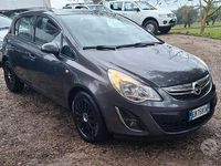 Usata Opel Corsa Edition 75 CV (55 kW) 2013 Grigio Berlina
