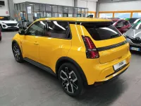 Usata Renault 5 E-Tech Komfort 77 kW (106 CV) 2025 Giallo pop! metallizzato Berlina