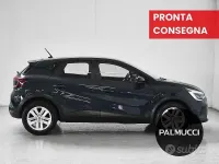 Usata Renault Captur Equilibre 90 CV (66 kW) 2023 Grigio SUV