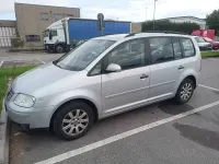 Usata VW Touran Conceptline 105 CV (77 kW) 2005 Argento Monovolume
