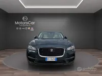 Begagnad Jaguar F-Pace Portfolio 180 HK (132 kW) 2016 Grön SUV