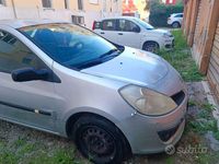 Usata Renault Clio II 58 CV (42 kW) 2006 Grigio Utilitaria