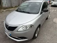 Usata Lancia Ypsilon Gold 69 CV (50 kW) 2016 Utilitaria