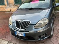 Usata Lancia Musa 97 CV (71 kW) 2010 Grigio Monovolume