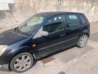 Usata Ford Fiesta 75 CV (55 kW) 2004 Nero Utilitaria