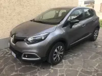 Usata Renault Captur Zen 90 CV (66 kW) 2016 Grigio SUV