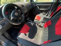 Begagnad VW Touran 105 HK (77 kW) 2006 Grå Minibuss
