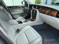 Usata Jaguar XJ6 238 CV (175 kW) 2004 Grigio Berlina