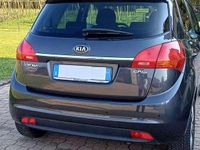 Usata Kia Venga 90 CV (66 kW) 2016 Grigio Utilitaria