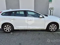 Usata Volvo V60 Kinetic 115 CV (84 kW) 2013 Bianco Station wagon