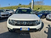 Usata Dacia Duster Lauréate 105 CV (77 kW) 2014 Bianco SUV