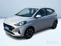 Usata Hyundai i10 67 CV (49 kW) 2023 Argento metallizzato Utilitaria