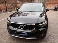 Usata Volvo XC40 Momentum 197 CV (144 kW) 2021 Nero SUV