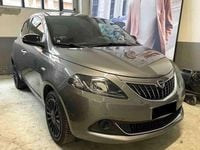Usata Lancia Ypsilon Silver 69 CV (50 kW) 2022 Grigio Utilitaria