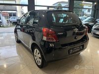 Usata Toyota Yaris 100 CV (73 kW) 2009 Nero Utilitaria