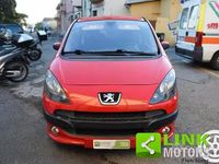 Usata Peugeot 1007 73 CV (53 kW) 2006 Rosso Monovolume