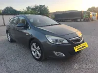 Usata Opel Astra 140 CV (102 kW) 2012 Grigio Station wagon