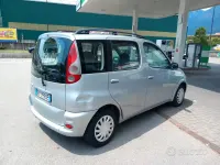 Usata Toyota Yaris Verso Sol 86 CV (63 kW) 2001 Grigio Monovolume