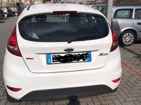 Usata Ford Fiesta Titanium 73 CV (53 kW) 2011 Bianco Utilitaria