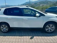 Usata Peugeot 2008 Allure 99 CV (72 kW) 2017 Bianco SUV