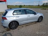 Usata VW Golf VIII Life 131 CV (96 kW) 2023 Grigio Berlina