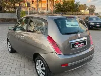 Usata Lancia Ypsilon 70 CV (51 kW) 2004 Marrone Utilitaria