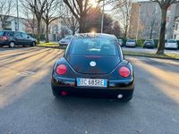 Usata VW New Beetle 116 CV (85 kW) 1999 Nero Utilitaria