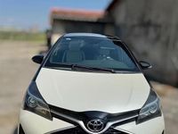 Usata Toyota Yaris 99 CV (72 kW) 2016 Bianco Utilitaria