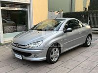 Usata Peugeot 206 CC 109 CV (80 kW) 2007 Grigio Cabrio