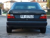 Begagnad Mercedes E200 1992 Sedan