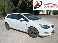 Usata Opel Astra 165 CV (121 kW) 2012 Bianco Station wagon