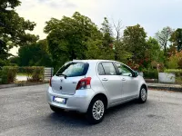 Usata Toyota Auris Active 99 CV (72 kW) 2011 Argento Utilitaria