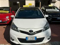 Usata Toyota Yaris Lounge 90 CV (66 kW) 2012 Bianco Utilitaria