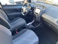Usata Peugeot 108 Active 72 CV (52 kW) 2021 Gray Berlina