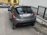 Usata Lancia Ypsilon 80 CV (58 kW) 2015 Grigio Utilitaria