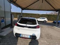 Usata Peugeot 208 Allure 75 CV (55 kW) 2023 Bianco Utilitaria
