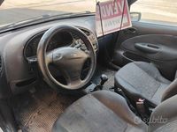 Usata Ford Fiesta 75 CV (55 kW) 2000 Grigio Utilitaria