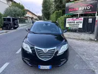 Usata Lancia Ypsilon Platinum 69 CV (50 kW) 2013 Viola Utilitaria