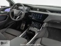 Usata Audi SQ8 e-tron Sport 369 kW (503 CV) 2024 Rosso soneira metallizzato SUV