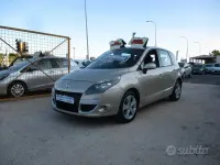 Usata Renault Scénic 130 CV (95 kW) 2010 Grigio Monovolume