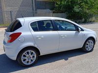 Usado Opel Corsa Edition 95 HP (69 kW) 2013 Branco Citadino