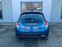 Usata Lancia Ypsilon Silver 69 CV (50 kW) 2023 Blu/azzurro Utilitaria