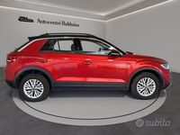 Usata VW T-Roc Life 110 CV (80 kW) 2022 Rosso SUV