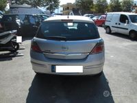 Usata Opel Astra Cosmo 101 CV (74 kW) 2007 Grigio Berlina