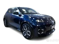 Begagnad Renault 5 E-Tech Iconic 2024 Blå Sedan